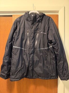 Columbia Men's Hooded winter Jacket - Black